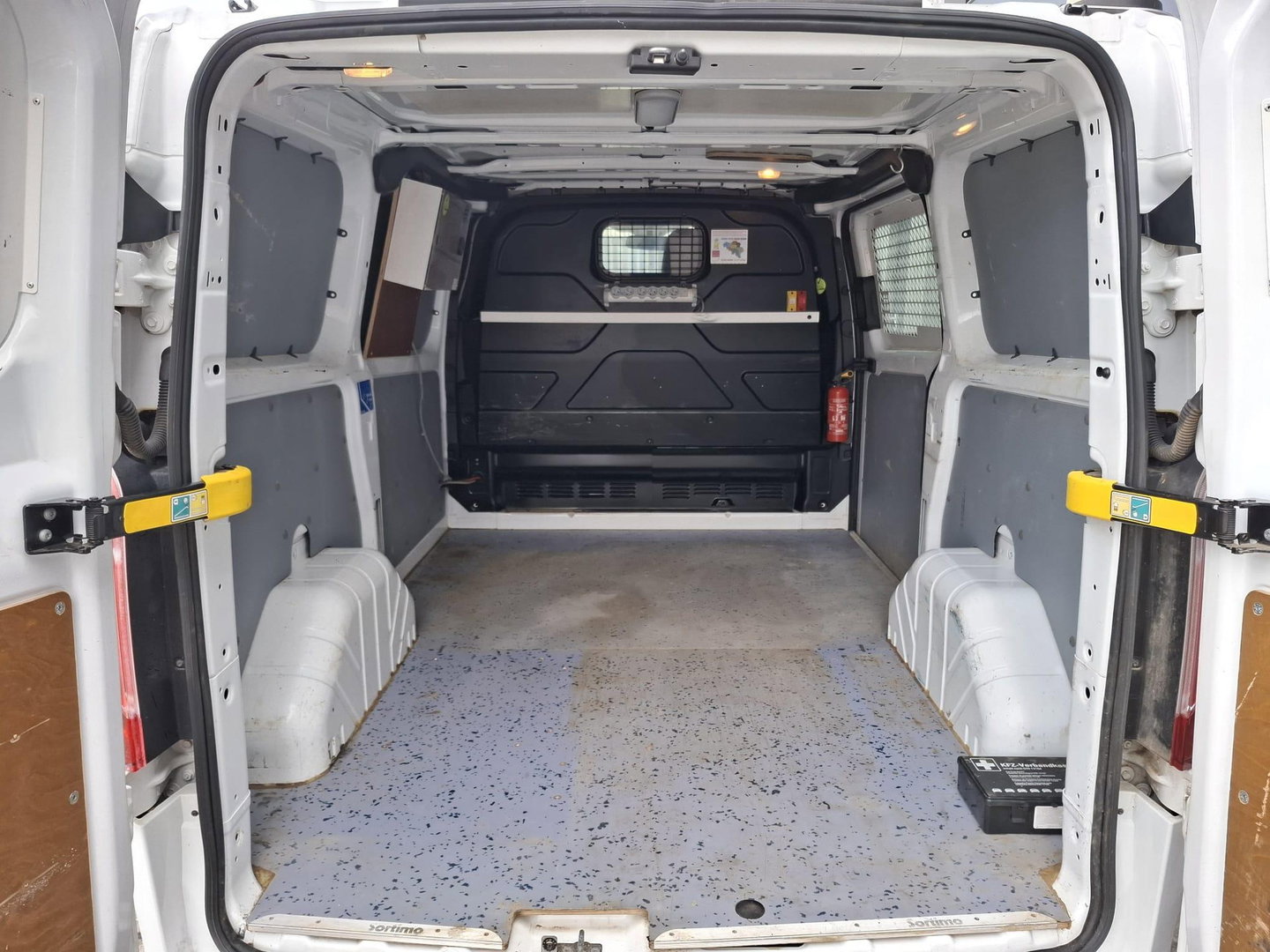 Ford Transit Custom 340 2.0 TDCI L1H1 Trend AIRCO / CRUISE CONTROLE / TREKHAAK / EURO 6 / 3 ZITS