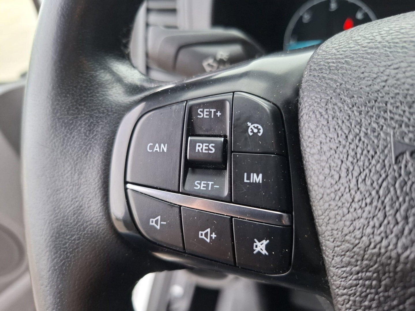 Ford Transit Custom 340 2.0 TDCI L1H1 Trend AIRCO / CRUISE CONTROLE / TREKHAAK / EURO 6 / 3 ZITS