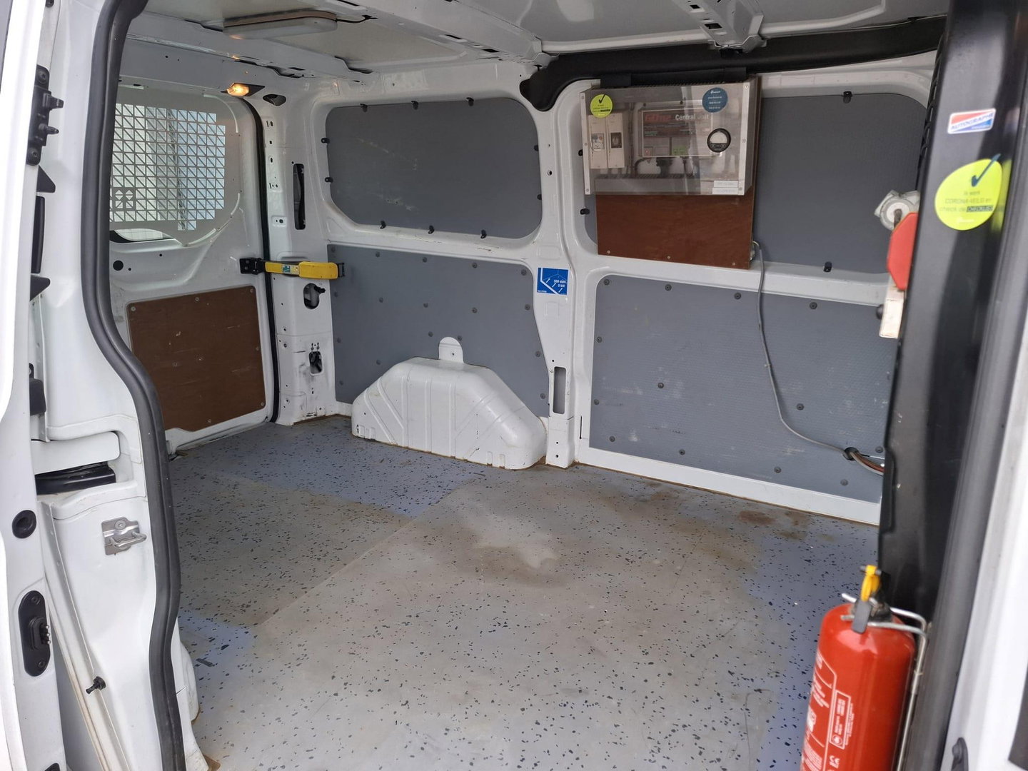 Ford Transit Custom 340 2.0 TDCI L1H1 Trend AIRCO / CRUISE CONTROLE / TREKHAAK / EURO 6 / 3 ZITS