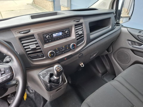 Ford Transit Custom 340 2.0 TDCI L1H1 Trend AIRCO / CRUISE CONTROLE / TREKHAAK / EURO 6 / 3 ZITS