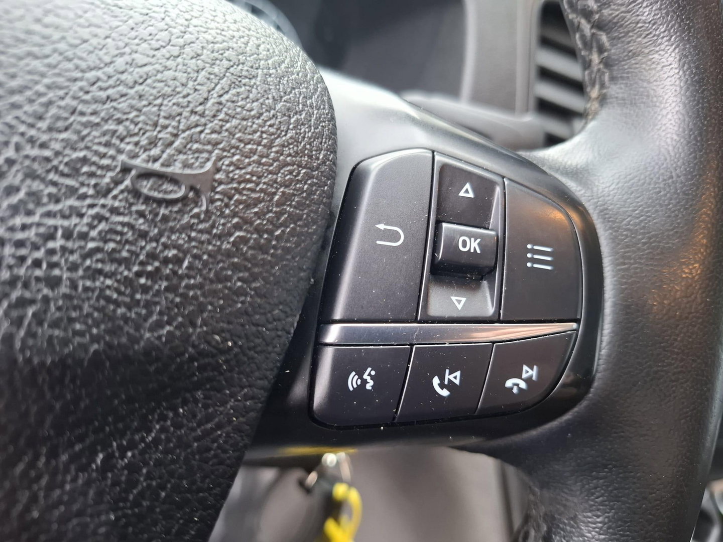 Ford Transit Custom 340 2.0 TDCI L1H1 Trend AIRCO / CRUISE CONTROLE / TREKHAAK / EURO 6 / 3 ZITS