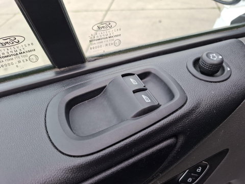 Ford Transit Custom 340 2.0 TDCI L1H1 Trend AIRCO / CRUISE CONTROLE / TREKHAAK / EURO 6 / 3 ZITS