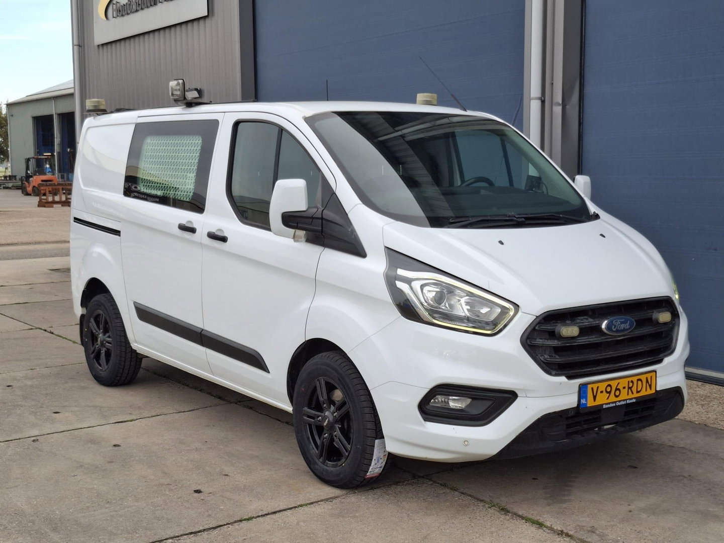 Ford Transit Custom 340 2.0 TDCI L1H1 Trend AIRCO / CRUISE CONTROLE / TREKHAAK / EURO 6 / 3 ZITS