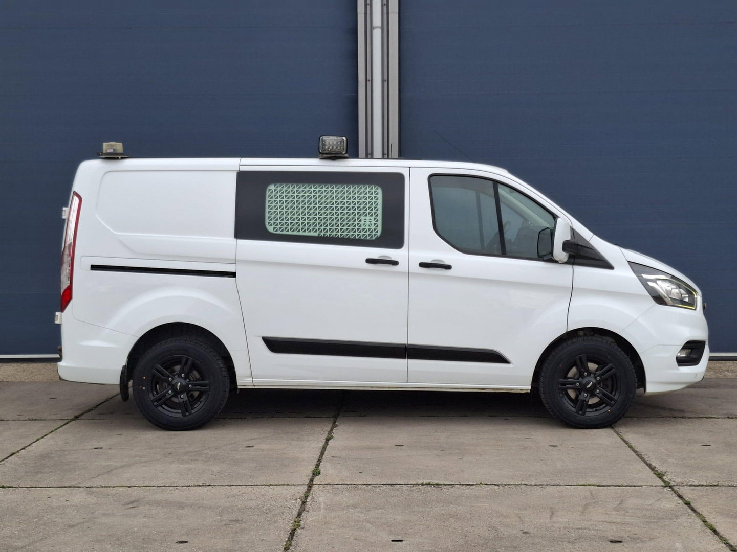 Ford Transit Custom 340 2.0 TDCI L1H1 Trend AIRCO / CRUISE CONTROLE / TREKHAAK / EURO 6 / 3 ZITS