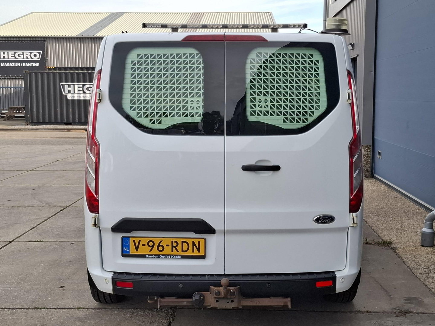 Ford Transit Custom 340 2.0 TDCI L1H1 Trend AIRCO / CRUISE CONTROLE / TREKHAAK / EURO 6 / 3 ZITS