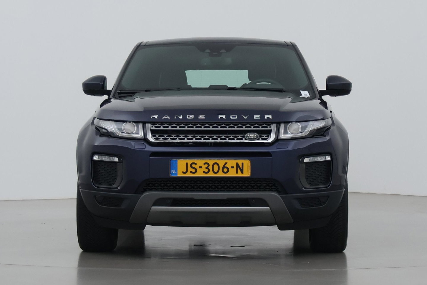 Land Rover Range Rover Evoque 2.0 TD4 Urban Series SE | Panoramadak | Camera | Xenon | Navigatie | Stoelverwarming | Leder | 18 inch