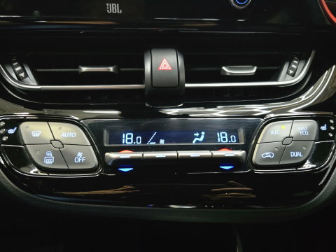 Toyota C-HR 2.0 Hybrid First Edition LEDER Camera Navi PDC Clima 18"LM