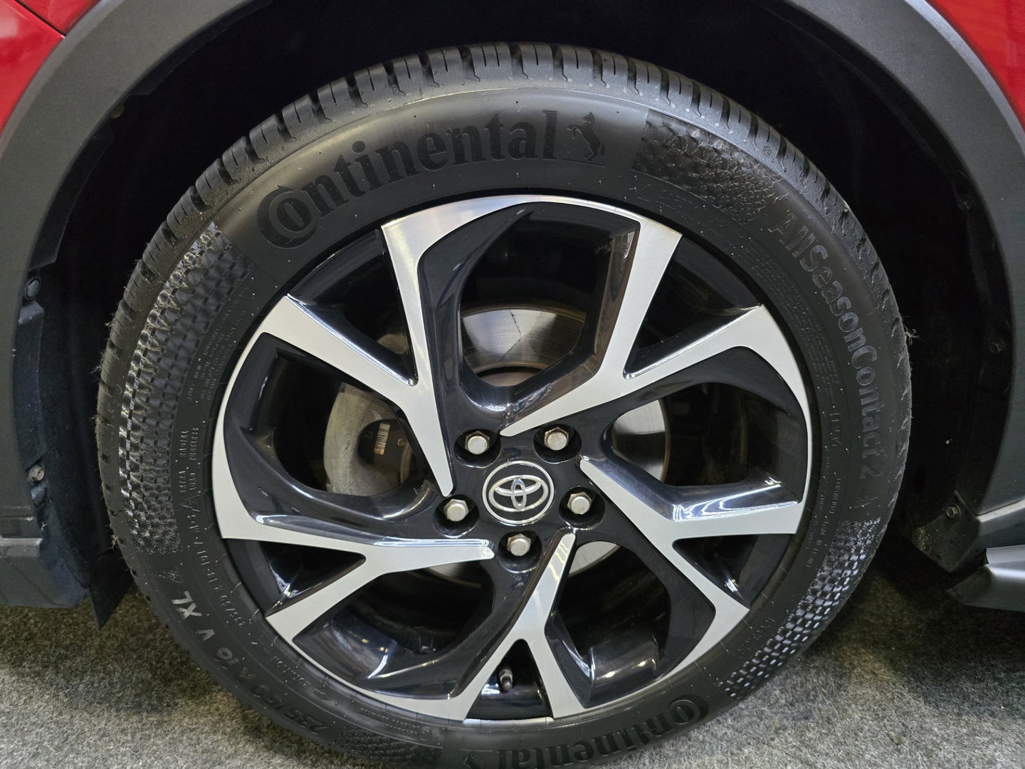 Toyota C-HR 2.0 Hybrid First Edition LEDER Camera Navi PDC Clima 18"LM