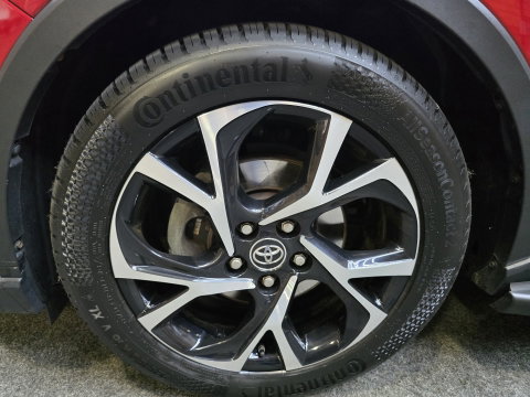 Toyota C-HR 2.0 Hybrid First Edition LEDER Camera Navi PDC Clima 18"LM