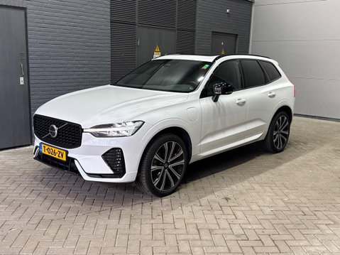 Volvo XC60 2.0 T6 Plug-in hybrid AWD Plus Dark | Harman/Kardon | Trekhaak | Panoramadak | 21 inch | Leder
