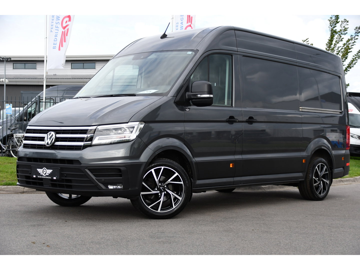 Volkswagen Crafter 35 2.0 TDI L3H3 PB Edition MARGE! Adaptieve Cruise, Camera, Carplay, 2 x Schuifdeur, Multimedia, LED, 177pk, Automaat, Stoelverwarming, Trekhaak, Uniek!