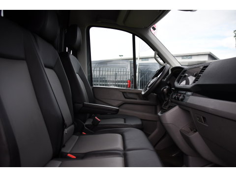 Volkswagen Crafter 35 2.0 TDI L3H3 PB Edition MARGE! Adaptieve Cruise, Camera, Carplay, 2 x Schuifdeur, Multimedia, LED, 177pk, Automaat, Stoelverwarming, Trekhaak, Uniek!