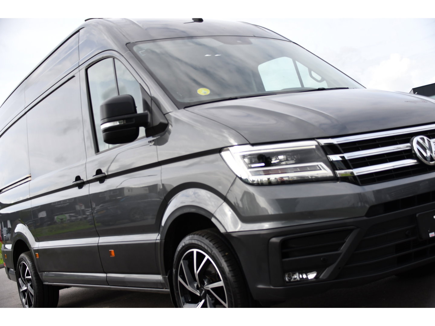 Volkswagen Crafter 35 2.0 TDI L3H3 PB Edition MARGE! Adaptieve Cruise, Camera, Carplay, 2 x Schuifdeur, Multimedia, LED, 177pk, Automaat, Stoelverwarming, Trekhaak, Uniek!
