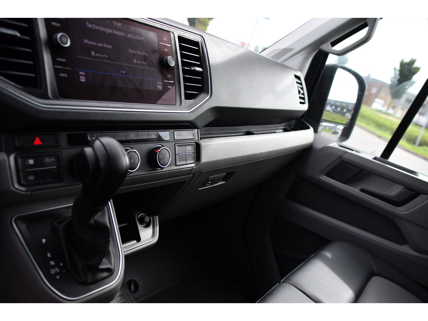 Volkswagen Crafter 35 2.0 TDI L3H3 PB Edition MARGE! Adaptieve Cruise, Camera, Carplay, 2 x Schuifdeur, Multimedia, LED, 177pk, Automaat, Stoelverwarming, Trekhaak, Uniek!