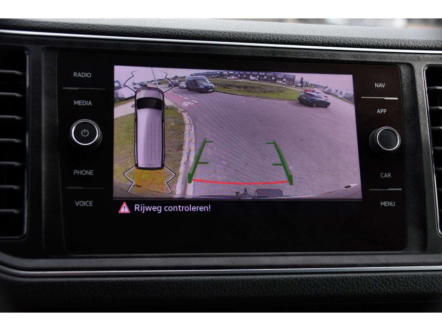 Volkswagen Crafter 35 2.0 TDI L3H3 PB Edition MARGE! Adaptieve Cruise, Camera, Carplay, 2 x Schuifdeur, Multimedia, LED, 177pk, Automaat, Stoelverwarming, Trekhaak, Uniek!