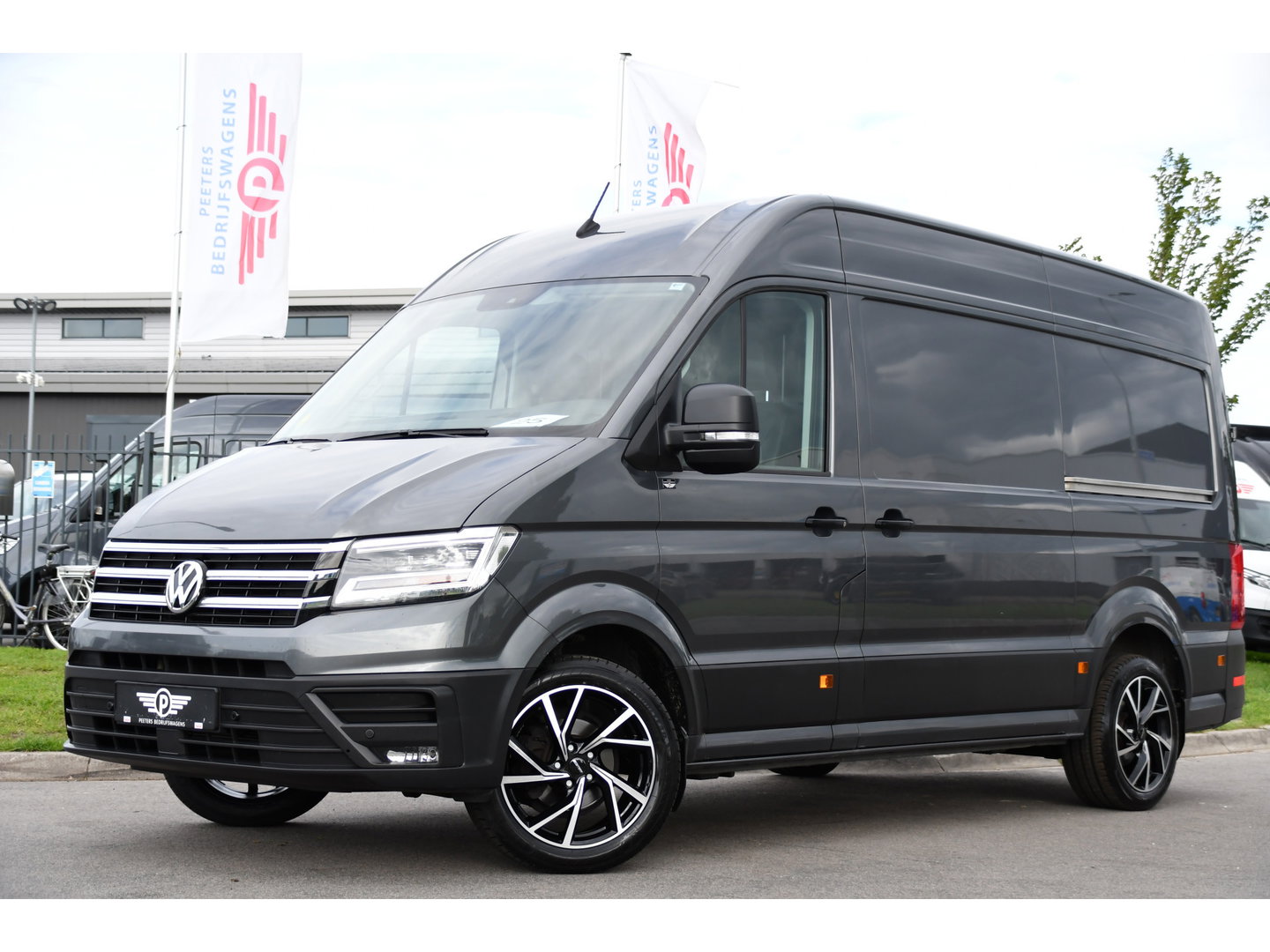 Volkswagen Crafter 35 2.0 TDI L3H3 PB Edition MARGE! Adaptieve Cruise, Camera, Carplay, 2 x Schuifdeur, Multimedia, LED, 177pk, Automaat, Stoelverwarming, Trekhaak, Uniek!