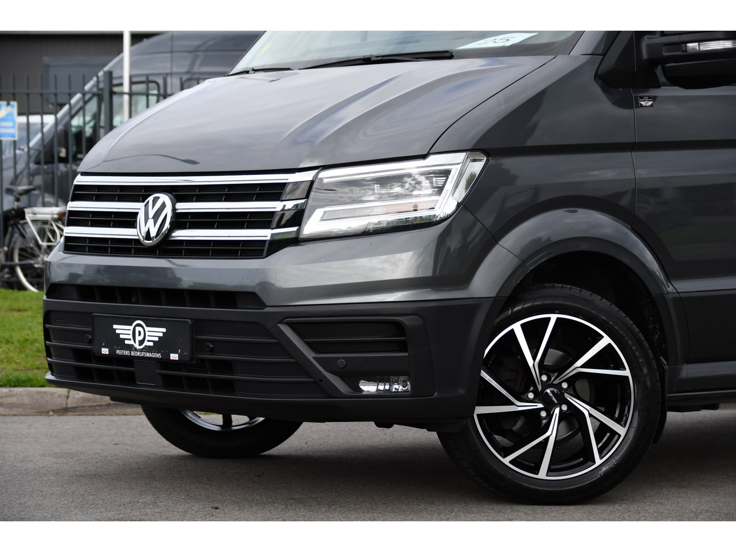 Volkswagen Crafter 35 2.0 TDI L3H3 PB Edition MARGE! Adaptieve Cruise, Camera, Carplay, 2 x Schuifdeur, Multimedia, LED, 177pk, Automaat, Stoelverwarming, Trekhaak, Uniek!