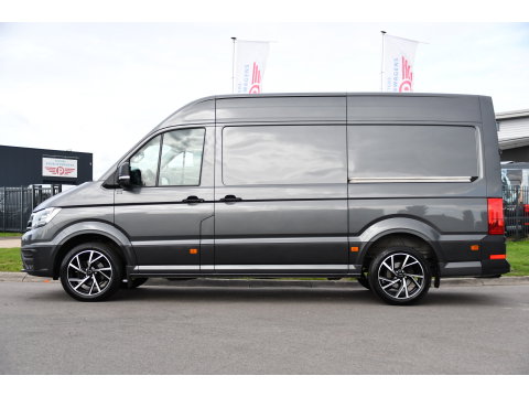 Volkswagen Crafter 35 2.0 TDI L3H3 PB Edition MARGE! Adaptieve Cruise, Camera, Carplay, 2 x Schuifdeur, Multimedia, LED, 177pk, Automaat, Stoelverwarming, Trekhaak, Uniek!