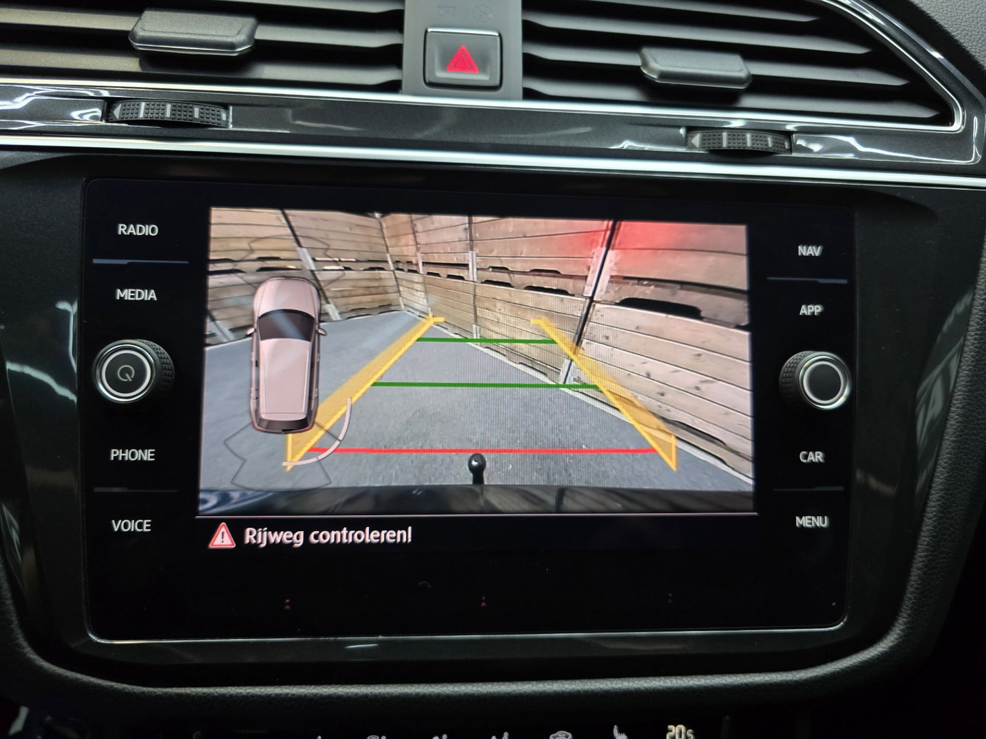 Volkswagen Tiguan 1.4 TSI 4Motion Highline Business R Pano Camera VCP Carplay 19"LM