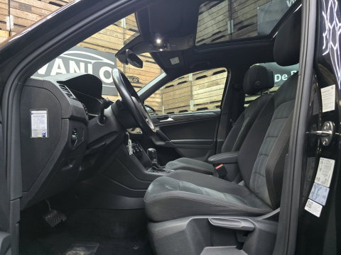 Volkswagen Tiguan 1.4 TSI 4Motion Highline Business R Pano Camera VCP Carplay 19"LM