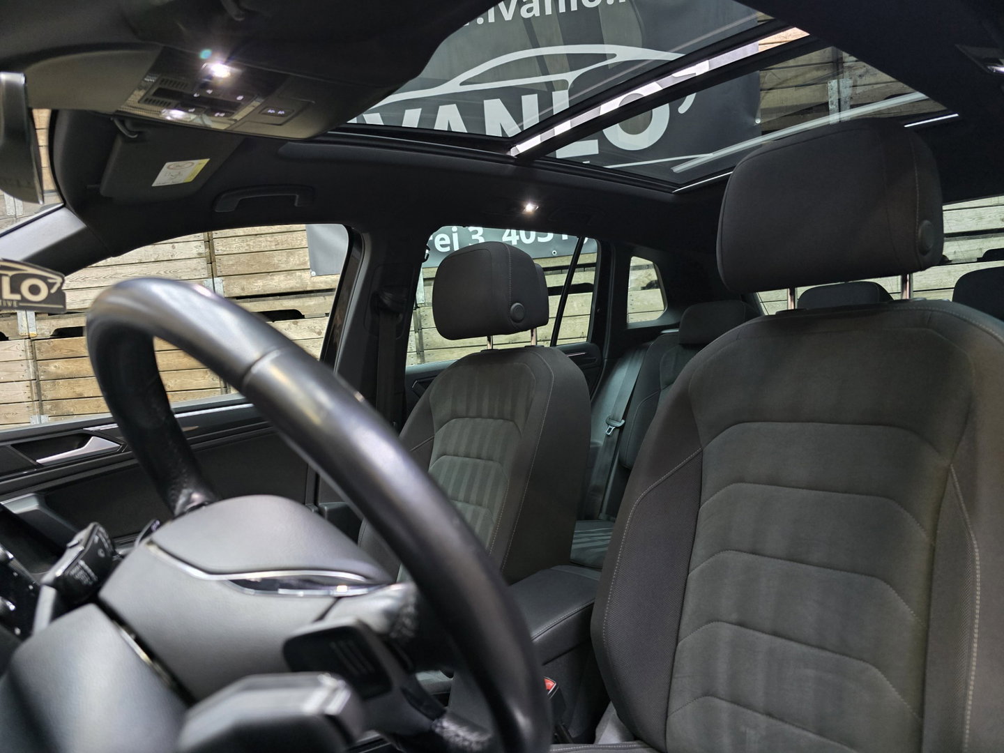 Volkswagen Tiguan 1.4 TSI 4Motion Highline Business R Pano Camera VCP Carplay 19"LM