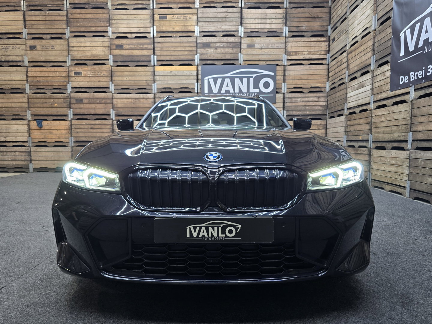 BMW 3 Serie Touring 330e xDrive M Sport Pano Leder Widescreen HUD camera Laser 19"LM