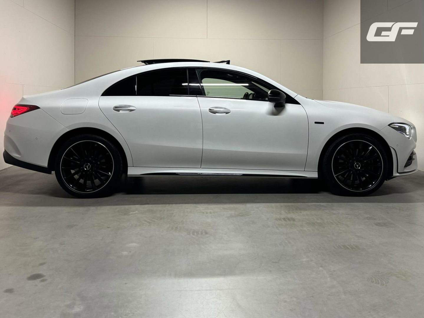 Mercedes-Benz CLA 250e AMG Edition Pano Sfeer Carplay 360º