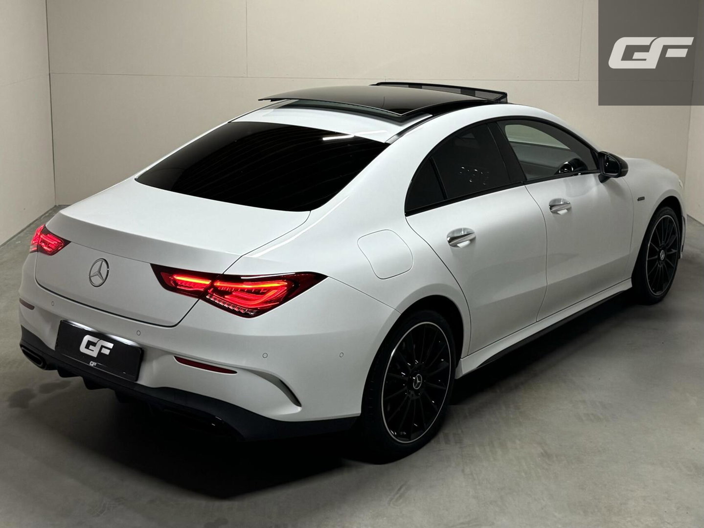 Mercedes-Benz CLA 250e AMG Edition Pano Sfeer Carplay 360º