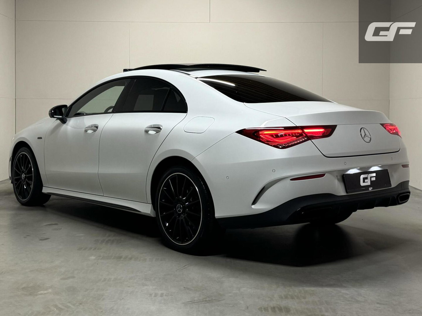 Mercedes-Benz CLA 250e AMG Edition Pano Sfeer Carplay 360º