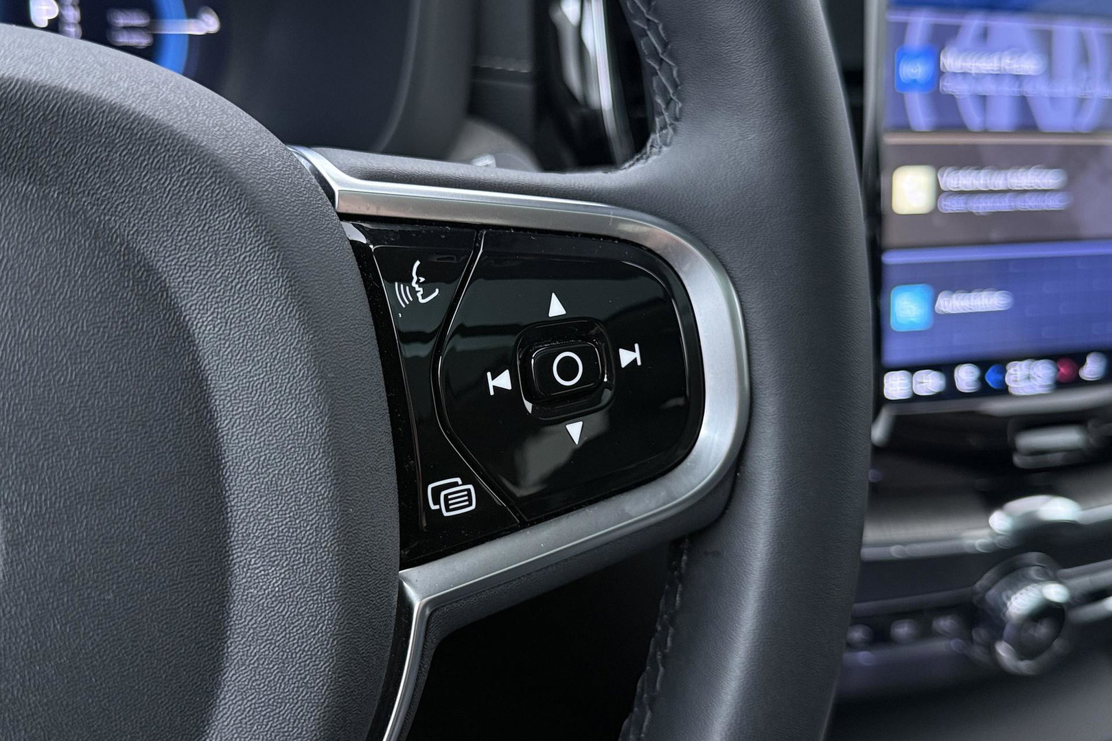 Volvo XC60 T8 Ultra Dark | Luchtvering | Bowers&Wilkins | Panoramadak | Massage | 360° Camera | Head-Up | ACC