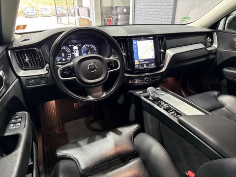 Volvo XC60 2.0 B5 Inscription | 360-camera | Trekhaak | BLIS | Leder