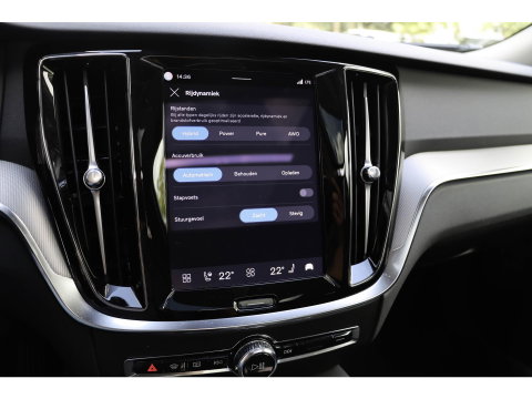 Volvo V60 T6 AWD Plus Dark Panoramadak HeadUp Display 360 Cam Alarm Getint glas Bright Dusk