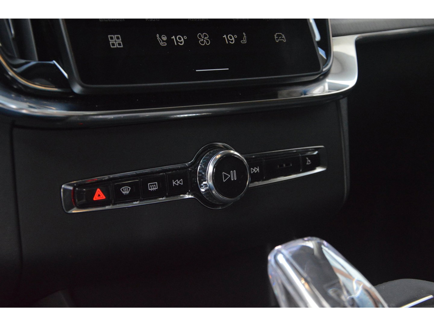 Volvo XC90 T8 Hybride AWD Ultra Dark | Luchtvering | Massage | Head-Up | Ventilatie stoelen | 360° Camera | Panoramadak |