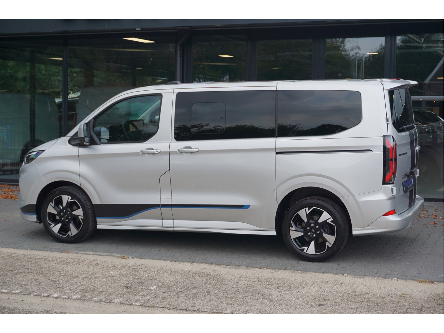 Ford Transit Custom 320S 170PK DC Sport AUT BPM VRIJ Demo!! Navi, ACC, 360° Cam, 19" LM, Elek. Schuifdeur!! NR. ART01*