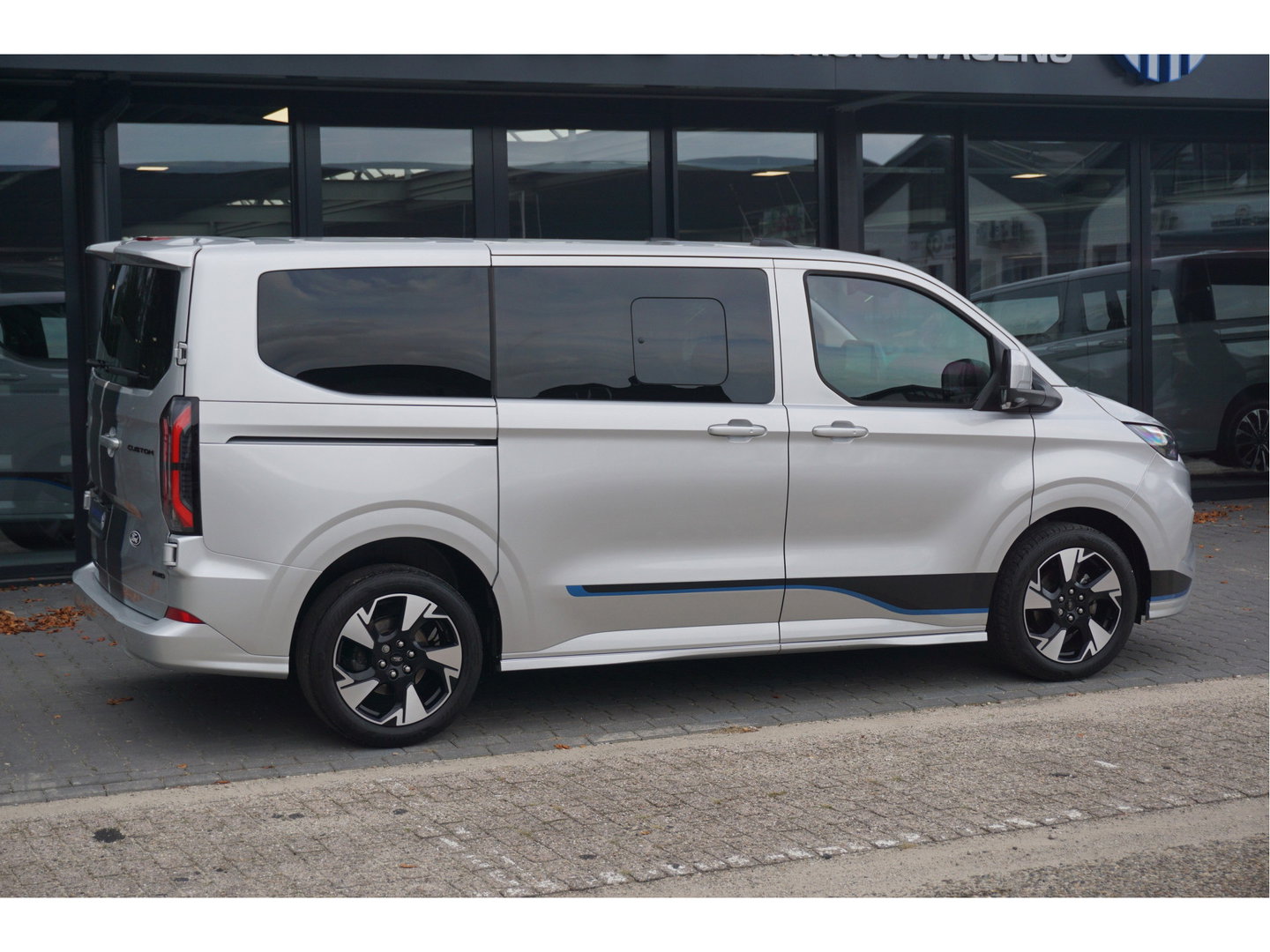 Ford Transit Custom 320S 170PK DC Sport AUT BPM VRIJ Demo!! Navi, ACC, 360° Cam, 19" LM, Elek. Schuifdeur!! NR. ART01*