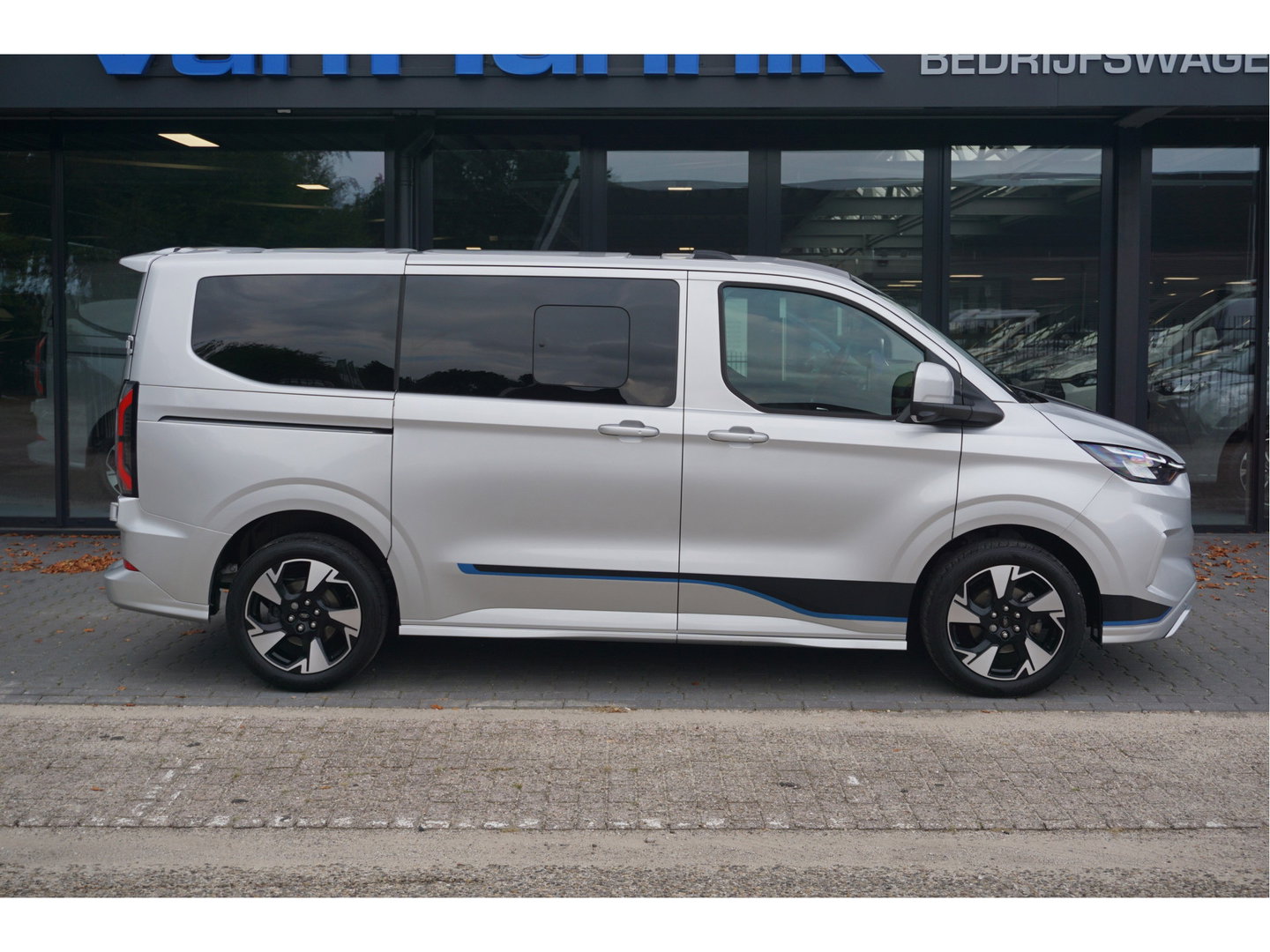 Ford Transit Custom 320S 170PK DC Sport AUT BPM VRIJ Demo!! Navi, ACC, 360° Cam, 19" LM, Elek. Schuifdeur!! NR. ART01*