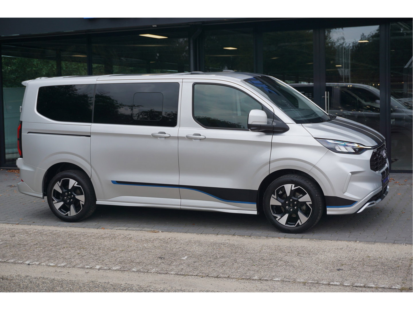 Ford Transit Custom 320S 170PK DC Sport AUT BPM VRIJ Demo!! Navi, ACC, 360° Cam, 19" LM, Elek. Schuifdeur!! NR. ART01*