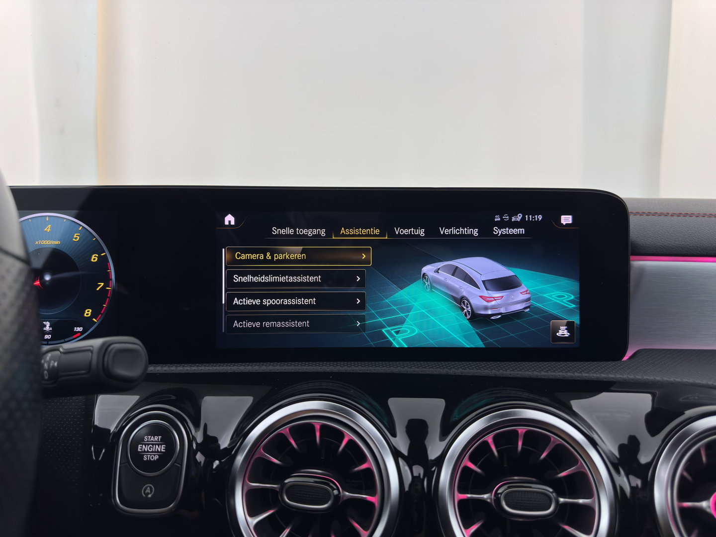Mercedes-Benz CLA-Klasse Shooting Brake 200 Business Solution AMG (INCL.BTW) Aut. *PANO | LEATHER-MICROFIBRE | FULL-LED | HEATED-SPORTSEATS | AMBIENT-LIGHT | DIGI-COCKPIT | DAB+ | NAVI-FULLMAP | CAMERA | PRIVACYGLASS | SHIFTPADDLES | 18''ALU*