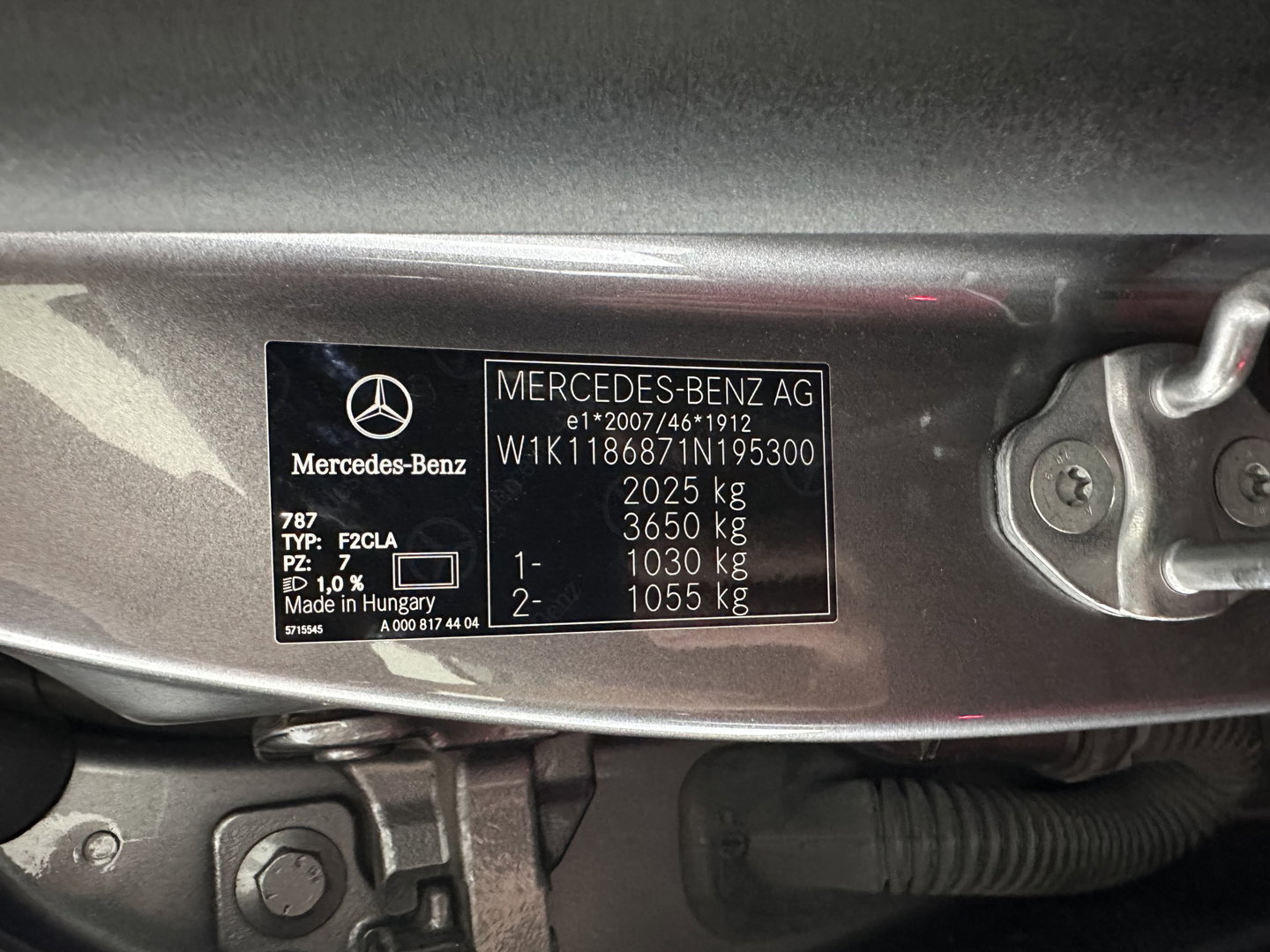 Mercedes-Benz CLA-Klasse Shooting Brake 200 Business Solution AMG (INCL.BTW) Aut. *PANO | LEATHER-MICROFIBRE | FULL-LED | HEATED-SPORTSEATS | AMBIENT-LIGHT | DIGI-COCKPIT | DAB+ | NAVI-FULLMAP | CAMERA | PRIVACYGLASS | SHIFTPADDLES | 18''ALU*