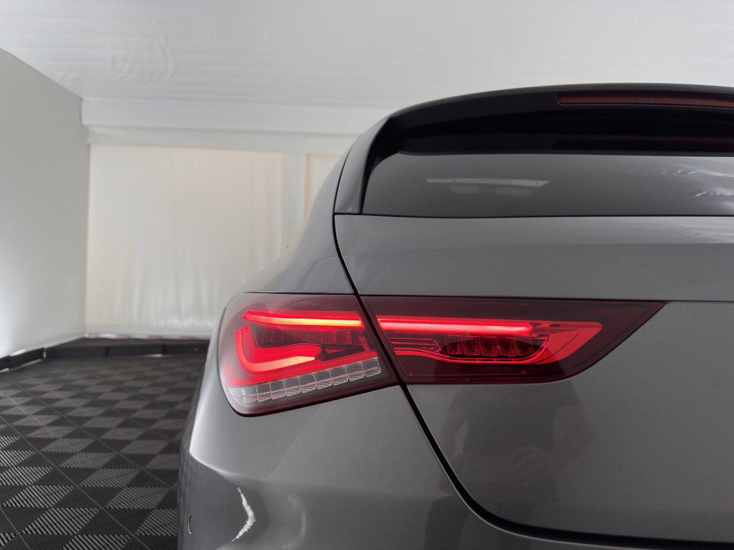 Mercedes-Benz CLA-Klasse Shooting Brake 200 Business Solution AMG (INCL.BTW) Aut. *PANO | LEATHER-MICROFIBRE | FULL-LED | HEATED-SPORTSEATS | AMBIENT-LIGHT | DIGI-COCKPIT | DAB+ | NAVI-FULLMAP | CAMERA | PRIVACYGLASS | SHIFTPADDLES | 18''ALU*