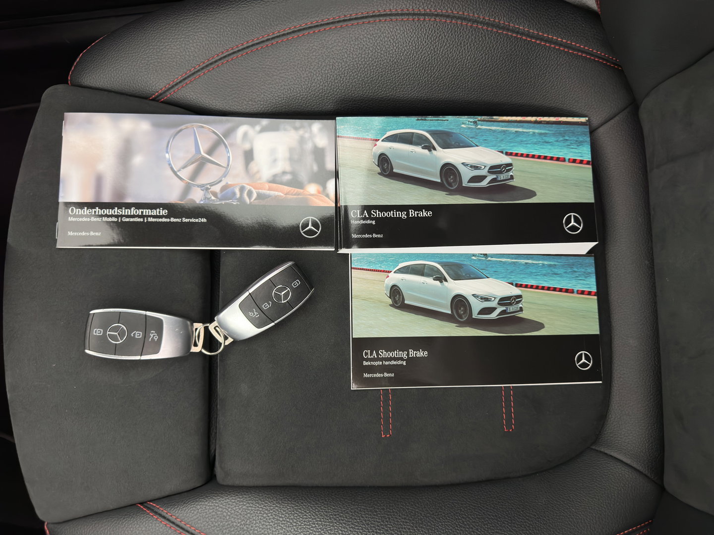 Mercedes-Benz CLA-Klasse Shooting Brake 200 Business Solution AMG (INCL.BTW) Aut. *PANO | LEATHER-MICROFIBRE | FULL-LED | HEATED-SPORTSEATS | AMBIENT-LIGHT | DIGI-COCKPIT | DAB+ | NAVI-FULLMAP | CAMERA | PRIVACYGLASS | SHIFTPADDLES | 18''ALU*