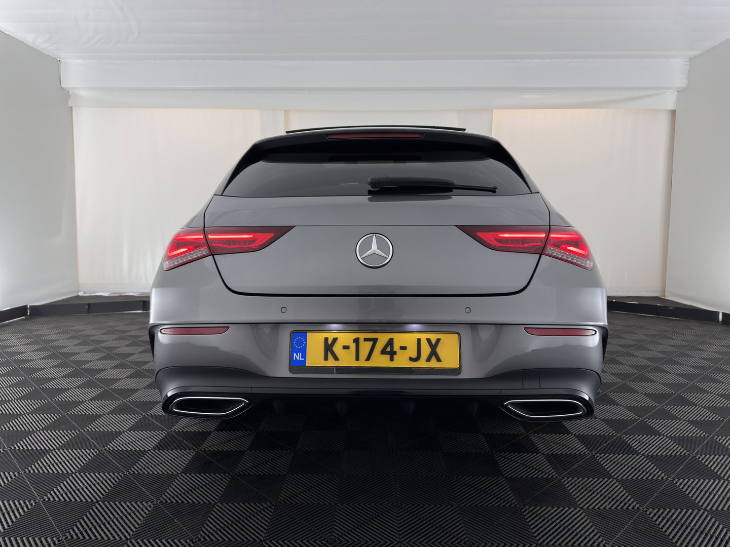 Mercedes-Benz CLA-Klasse Shooting Brake 200 Business Solution AMG (INCL.BTW) Aut. *PANO | LEATHER-MICROFIBRE | FULL-LED | HEATED-SPORTSEATS | AMBIENT-LIGHT | DIGI-COCKPIT | DAB+ | NAVI-FULLMAP | CAMERA | PRIVACYGLASS | SHIFTPADDLES | 18''ALU*