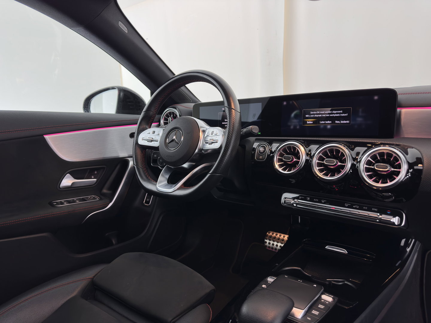 Mercedes-Benz CLA-Klasse Shooting Brake 200 Business Solution AMG (INCL.BTW) Aut. *PANO | LEATHER-MICROFIBRE | FULL-LED | HEATED-SPORTSEATS | AMBIENT-LIGHT | DIGI-COCKPIT | DAB+ | NAVI-FULLMAP | CAMERA | PRIVACYGLASS | SHIFTPADDLES | 18''ALU*
