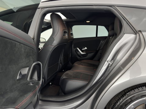 Mercedes-Benz CLA-Klasse Shooting Brake 200 Business Solution AMG (INCL.BTW) Aut. *PANO | LEATHER-MICROFIBRE | FULL-LED | HEATED-SPORTSEATS | AMBIENT-LIGHT | DIGI-COCKPIT | DAB+ | NAVI-FULLMAP | CAMERA | PRIVACYGLASS | SHIFTPADDLES | 18''ALU*