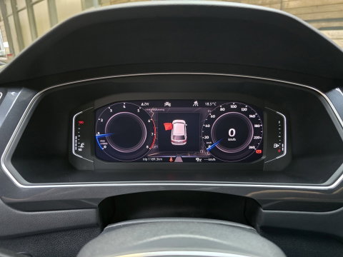 Volkswagen Tiguan 1.5 TSI Comfortline Business R Line Navi VCP Camera Trekhaak 20"LM