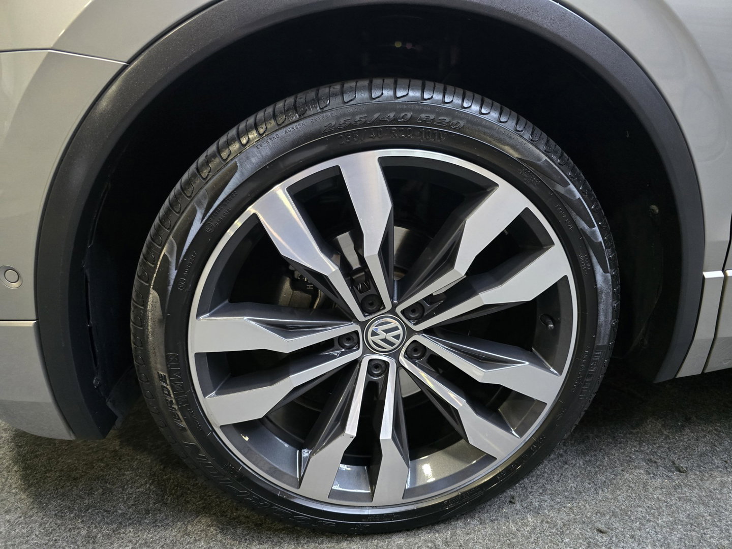 Volkswagen Tiguan 1.5 TSI Comfortline Business R Line Navi VCP Camera Trekhaak 20"LM