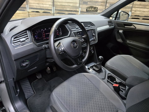 Volkswagen Tiguan 1.5 TSI Comfortline Business R Line Navi VCP Camera Trekhaak 20"LM