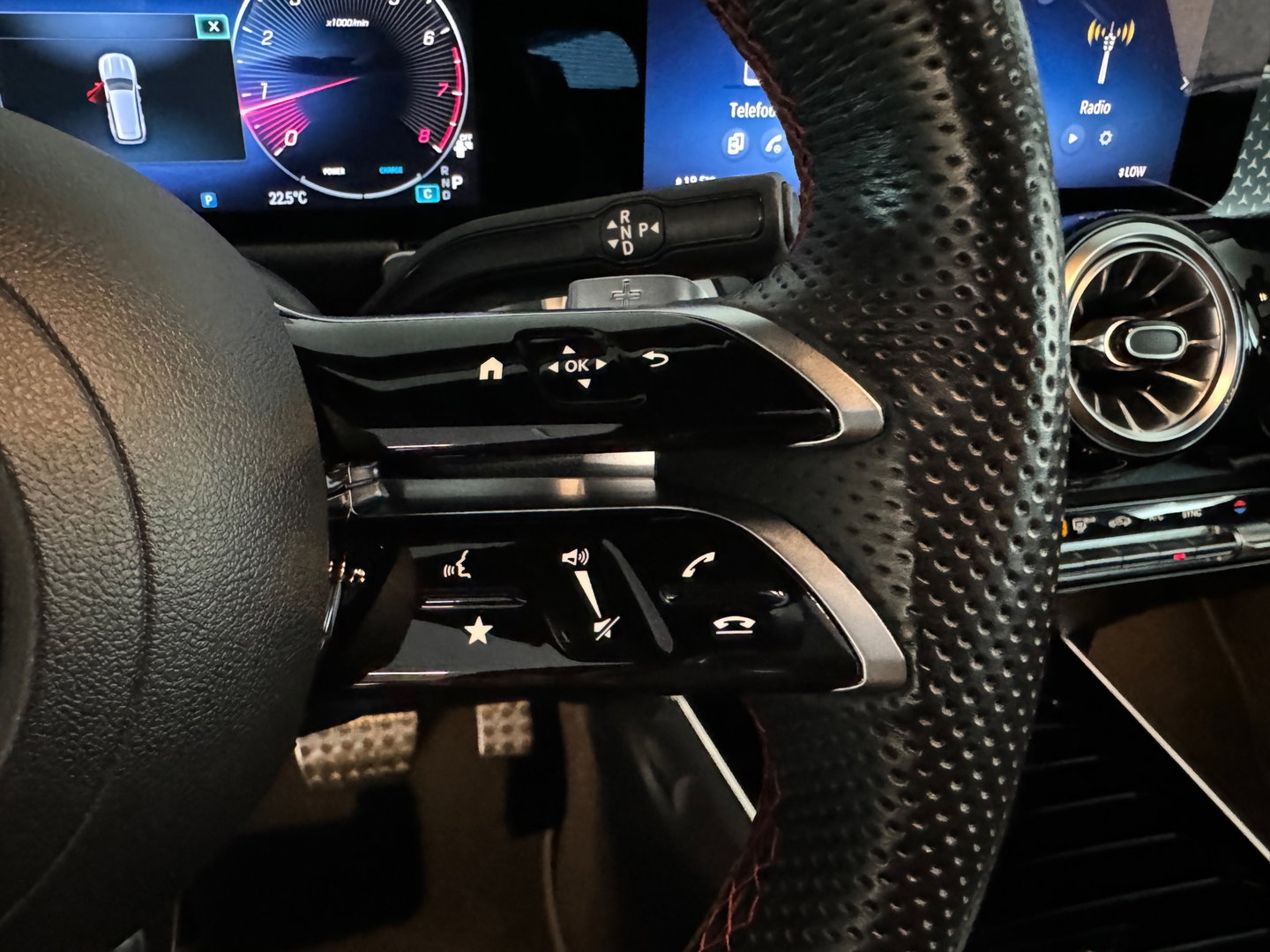 Mercedes-Benz GLB 180 Star Edition AMG Line Plus Pano|Sfeer|Blindspot|360 Camera