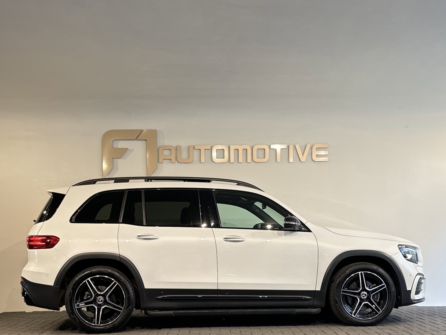 Mercedes-Benz GLB 180 Star Edition AMG Line Plus Pano|Sfeer|Blindspot|360 Camera
