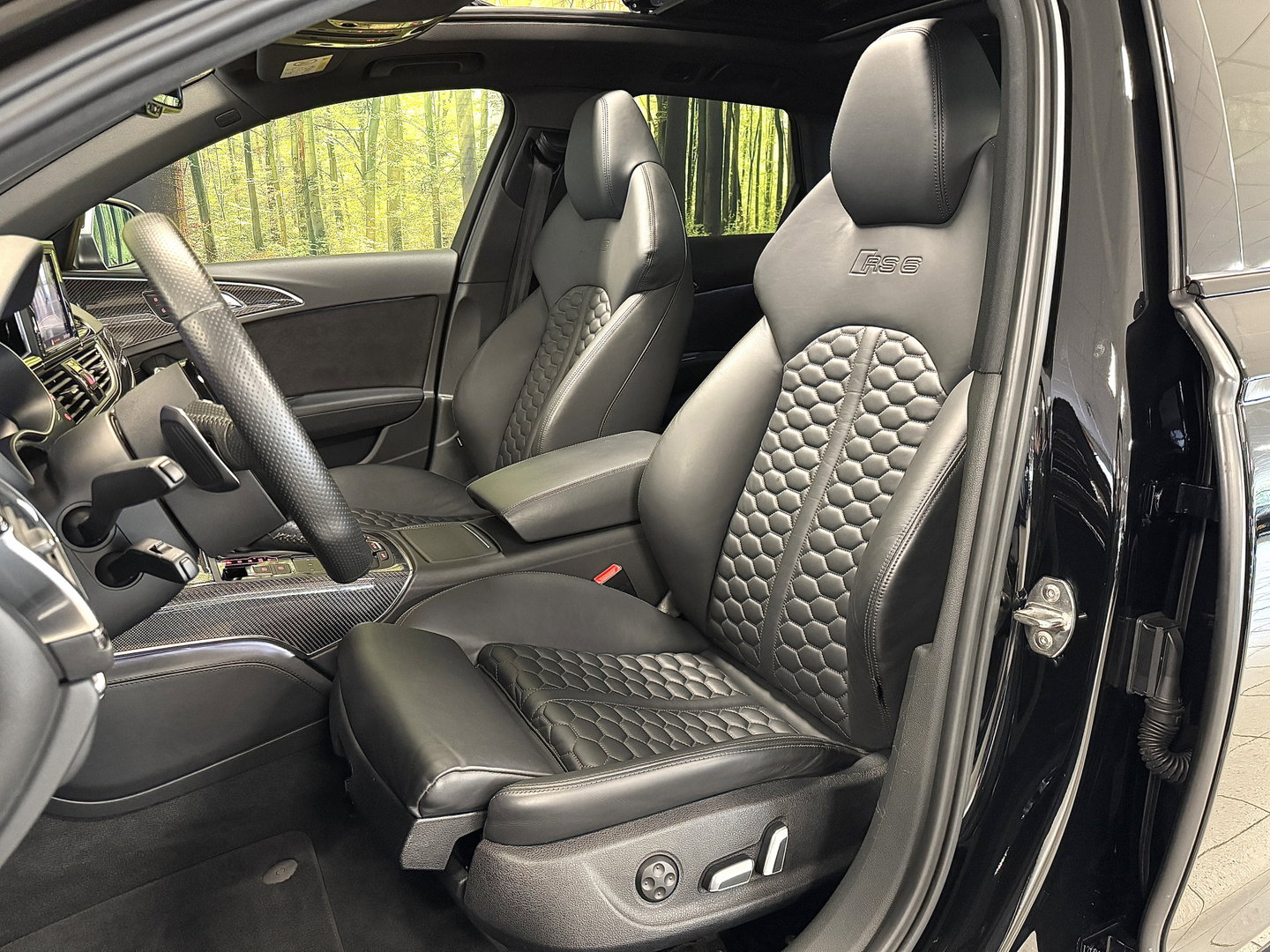 Audi RS6 4.0 TFSI Quattro Performance Pro Line Plus | 605 PK! | Keramische Remmen | Panoramadak | Leder | Apple Carplay | Android Auto | Adaptieve Cruise Control | Dodehoek Sensor | Lane Assist | Bose | 360° Graden Camera |